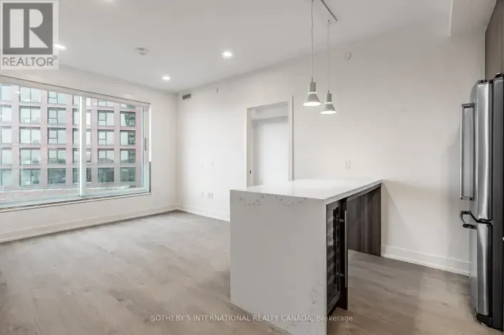 1003 - 31 YORK GARDEN WAY, Toronto