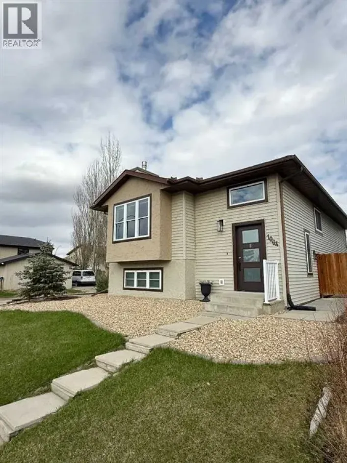 1004 13 Street SE, High River