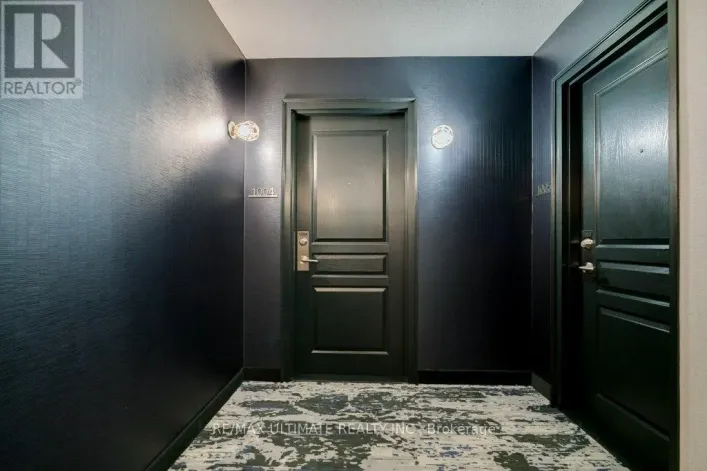 1004 - 140 SIMCOE STREET, Toronto