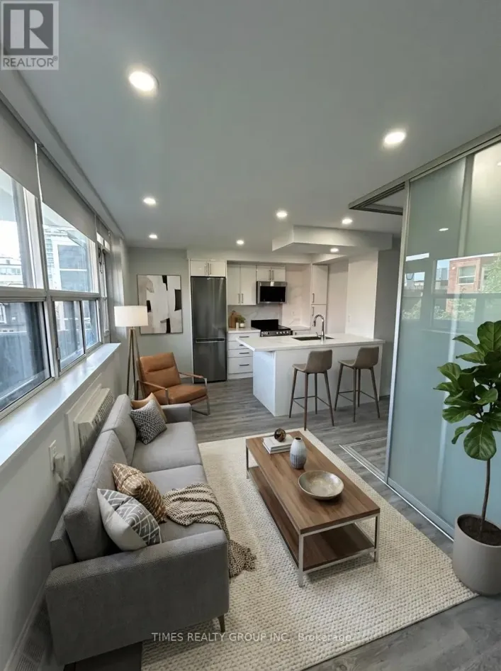 1004 - 15 WALMER ROAD, Toronto