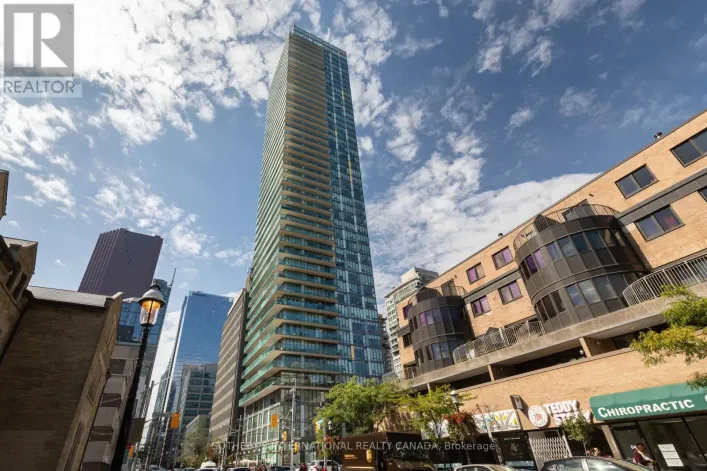 1004 - 33 LOMBARD STREET, Toronto