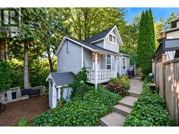1004 DELESTRE AVENUE, Coquitlam