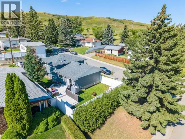 House for sale: 1004 Huntercove Place NW, Calgary