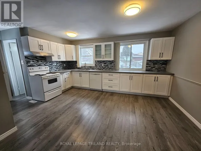 1004 LAWSON ROAD, London North