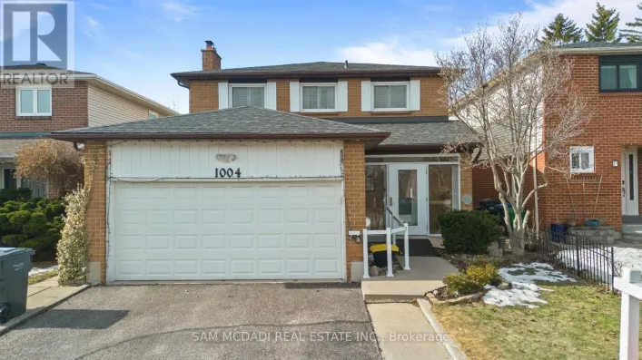 1004 QUEENSBRIDGE DRIVE, Mississauga