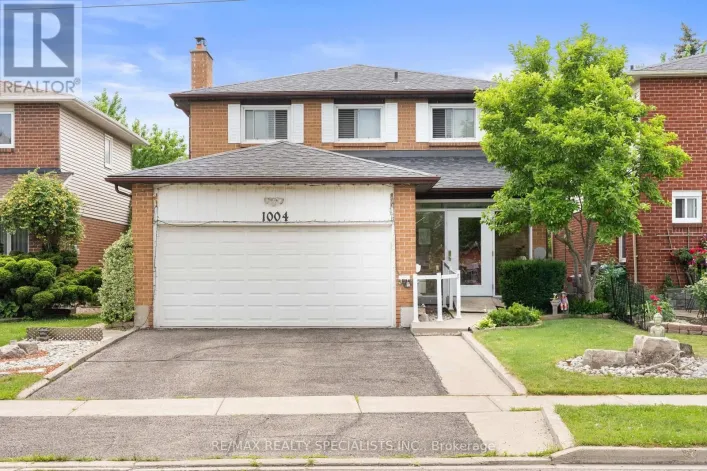 1004 QUEENSBRIDGE DRIVE, Mississauga