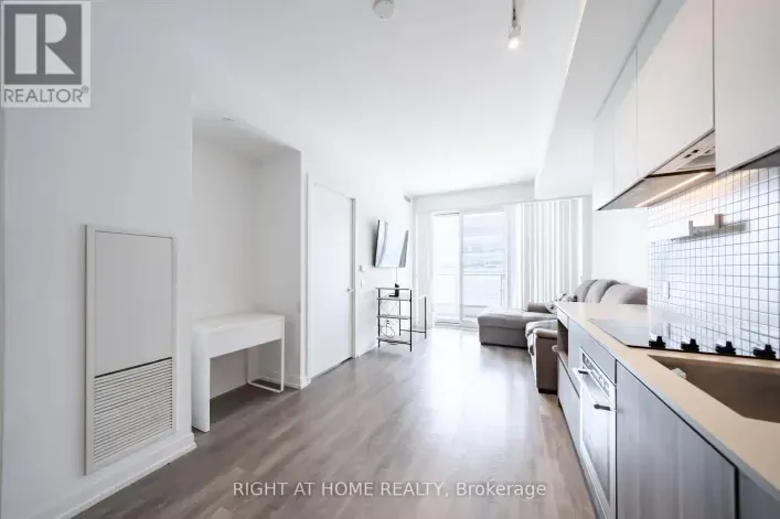 1005 - 5 BUTTERMILL AVENUE, Vaughan