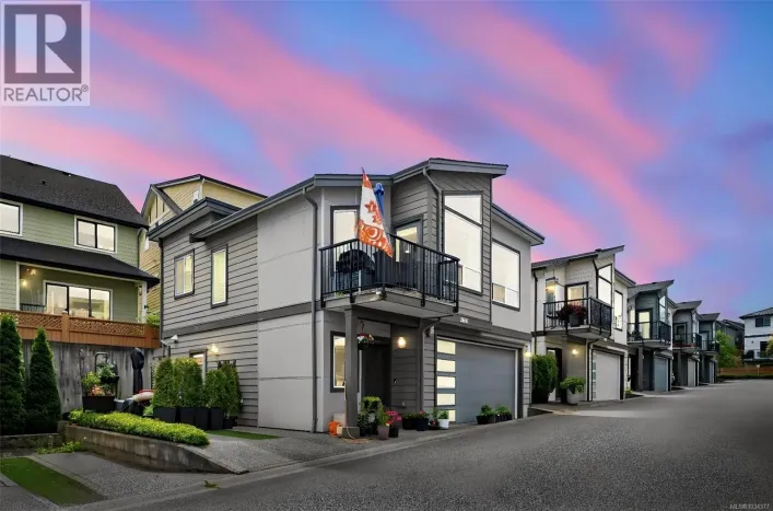 1005 Boeing Close, Langford