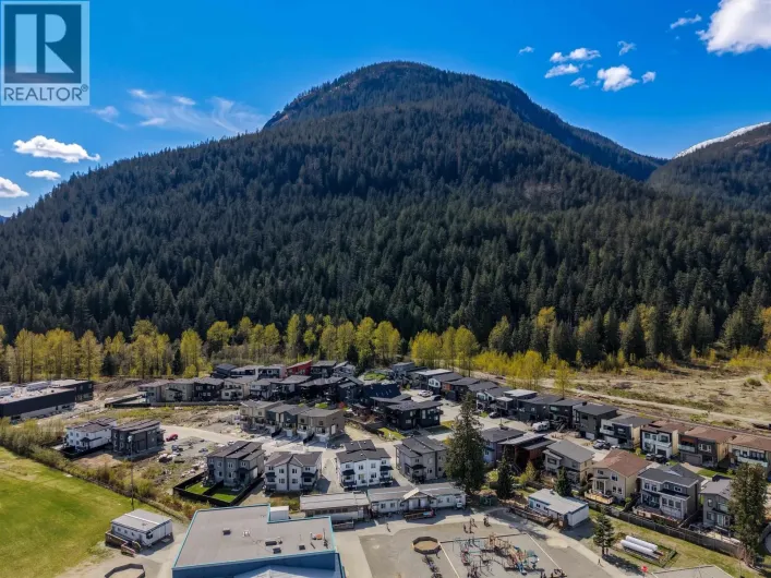 1005 PHARE CRESCENT, Pemberton