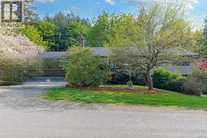 1005 Sluggett Rd, Central Saanich