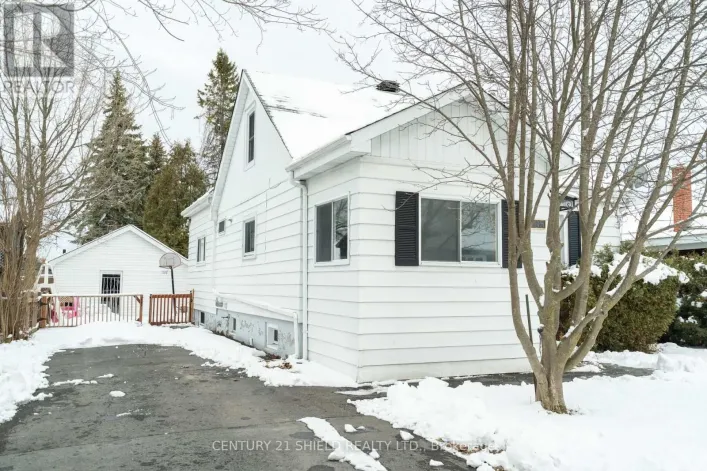 1005 THIRD STREET E, Cornwall