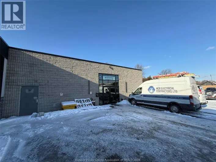 1005 WALKER ROAD Unit# D, Windsor