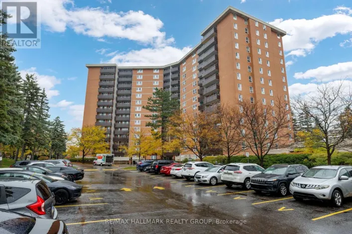 1006 - 2020 JASMINE CRESCENT, Ottawa