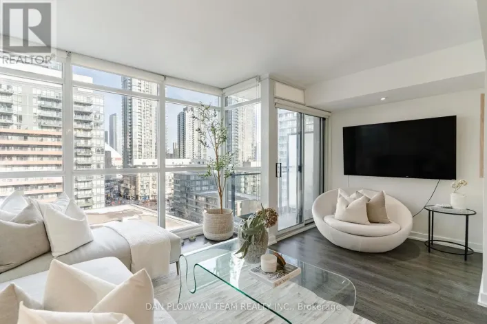 1006 - 8 TELEGRAM MEWS, Toronto