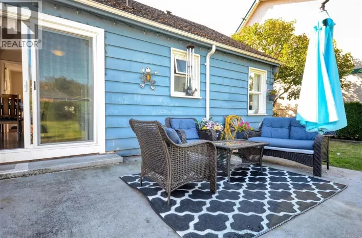 1006 Lyall St, Esquimalt