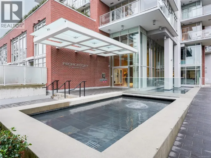 1007 83 Saghalie Rd, Victoria