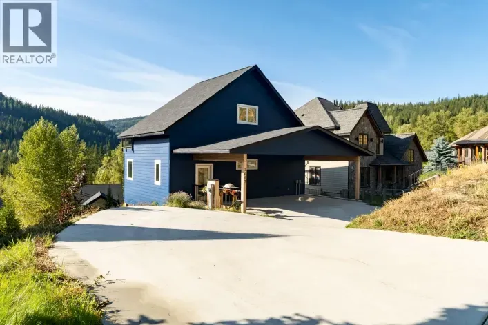 1007 Silvertip Road, Rossland