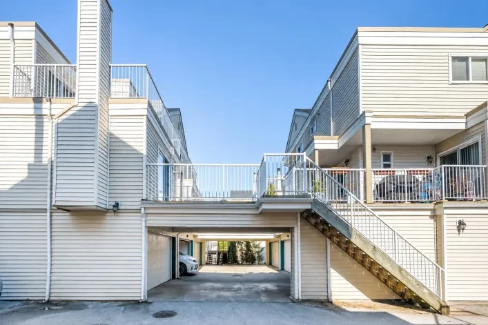 10077 156 STREET, Surrey