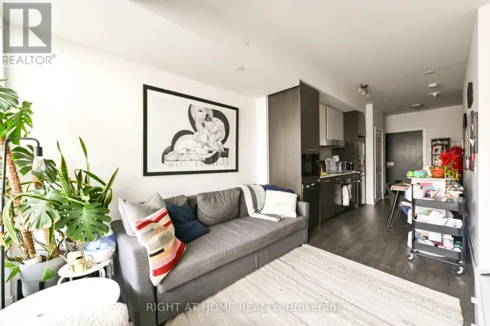1008 - 11 LILLIAN STREET, Toronto