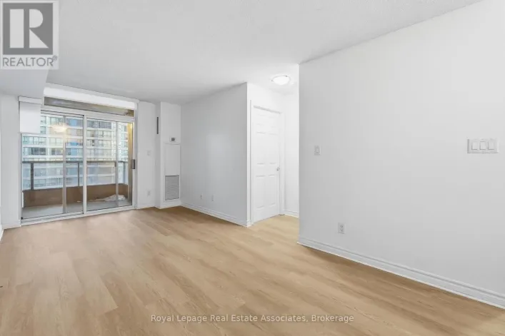 1008 - 3880 DUKE OF YORK BOULEVARD, Mississauga