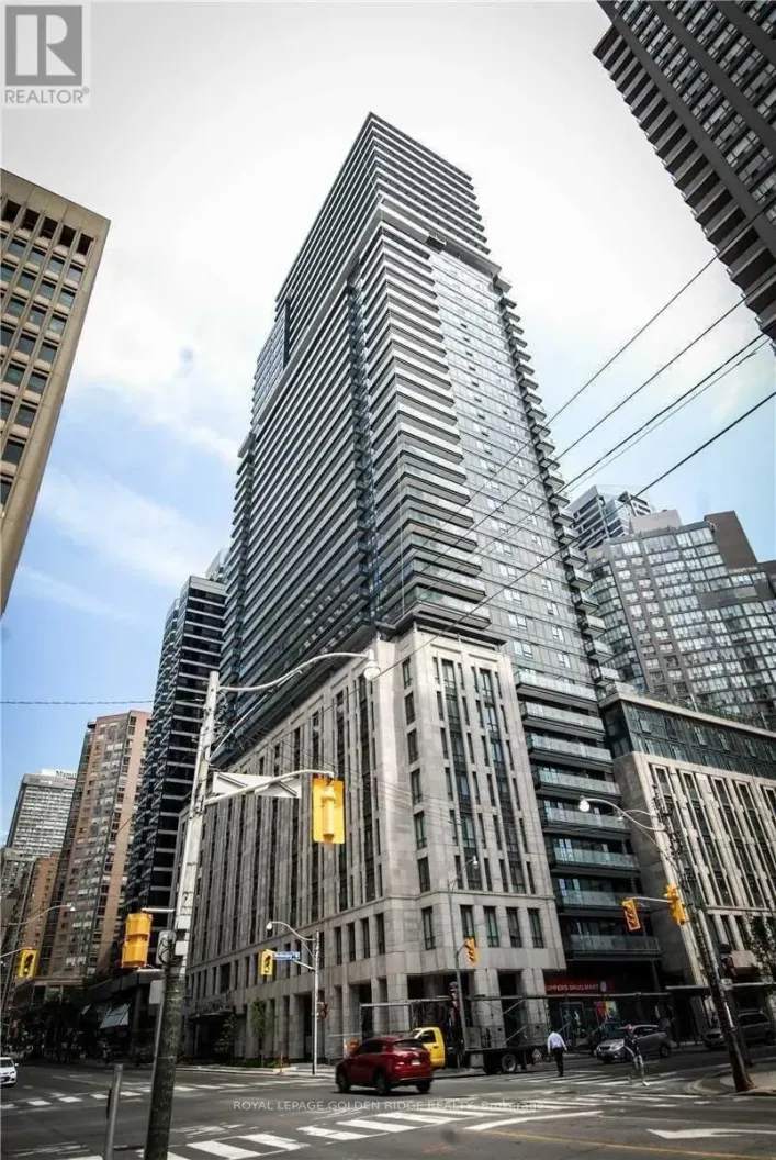 1008 - 955 BAY STREET, Toronto