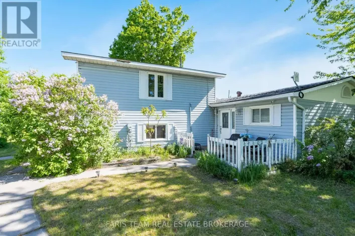 1008 RAINBOW VALLEY ROAD W, Springwater