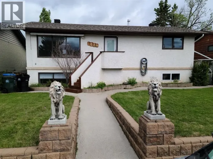 1009 1 Street NE, Sundre