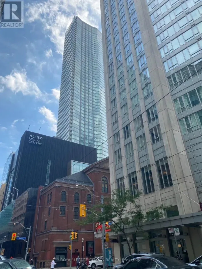 Apartment for rent: 1009 - 200 VICTORIA STREET, Toronto