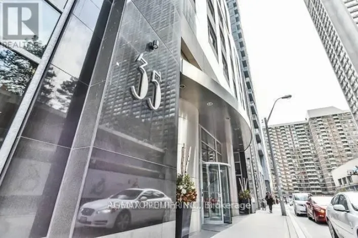 1009 - 35 BALMUTO STREET, Toronto