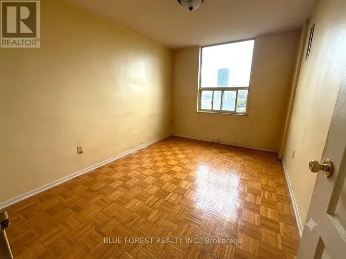 1009 - 5 SHADY GOLFWAY, Toronto