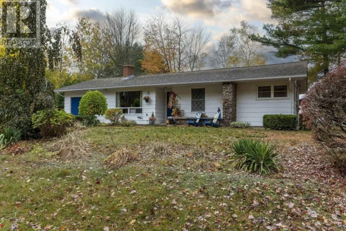 1009 White Pine Drive, Centreville