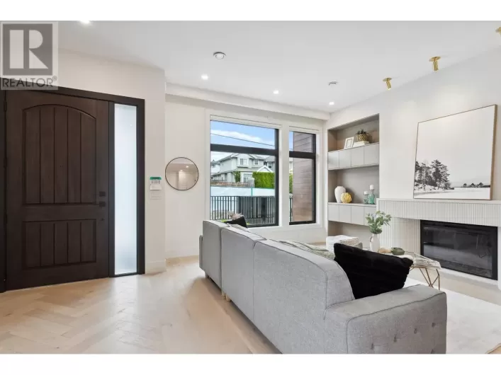 101 1038 DELESTRE AVENUE, Coquitlam