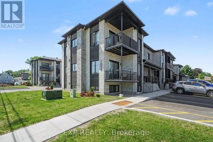 101 - 1099 NOTRE DAME STREET, Russell