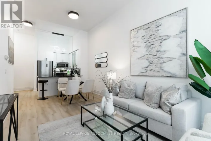 101 - 111 UPPER DUKE CRESCENT, Markham