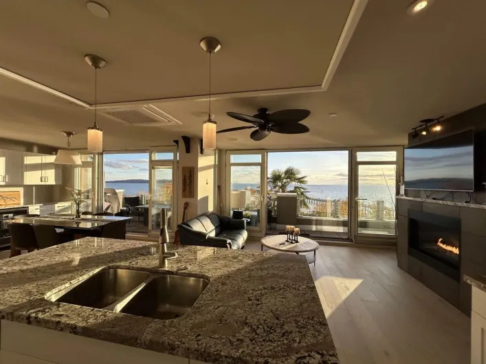 101 15097 MARINE DRIVE, White Rock