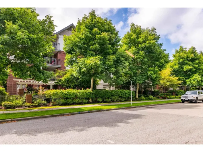 101 15188 22 AVENUE, Surrey