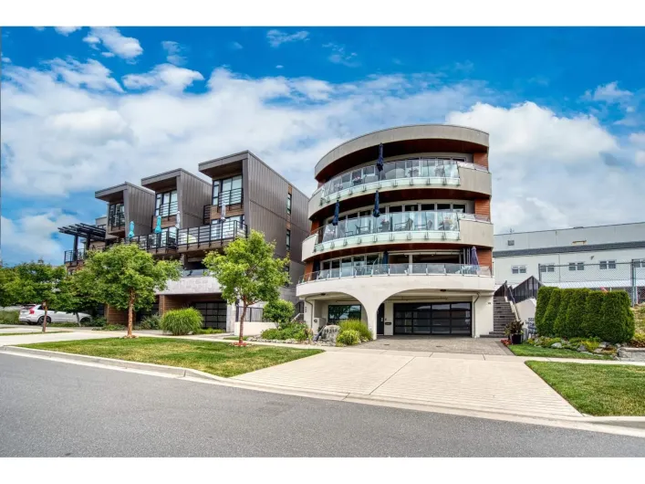 101 15219 ROYAL AVENUE, White Rock