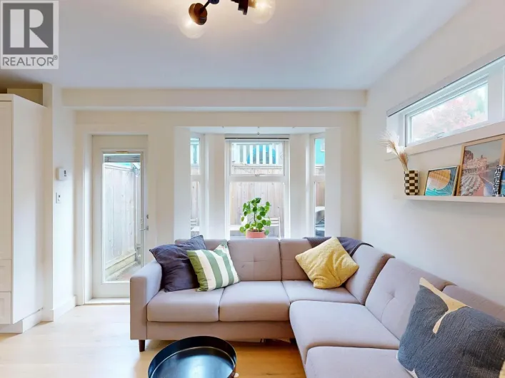 101 1672 E PENDER STREET, Vancouver