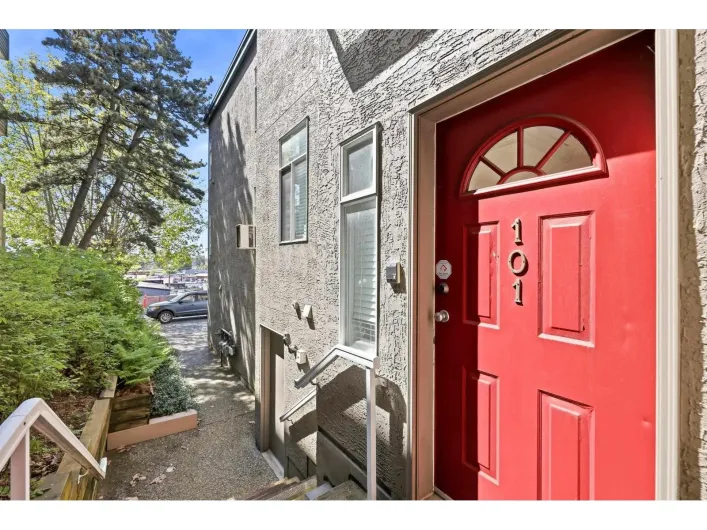 101 33344 2ND AVENUE, Mission