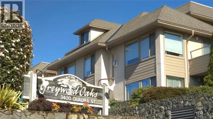 101 3400 Quadra St, Saanich