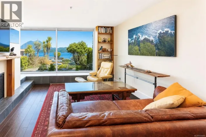 101 368 Main St, Tofino