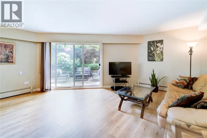 101 3800 Quadra St, Saanich