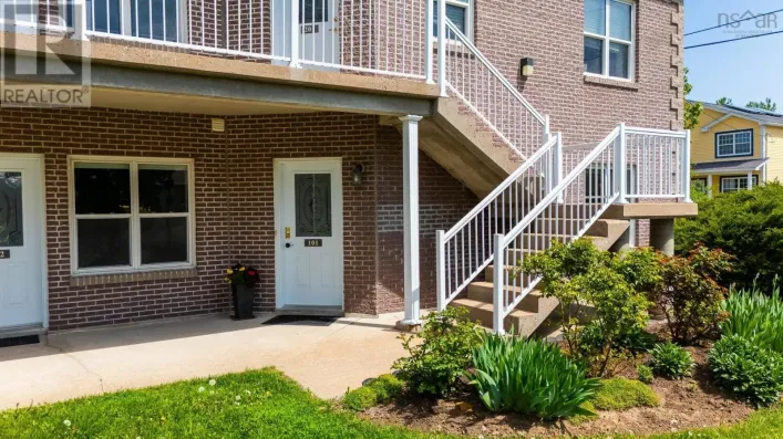 101 42 Bigelow Street, Wolfville
