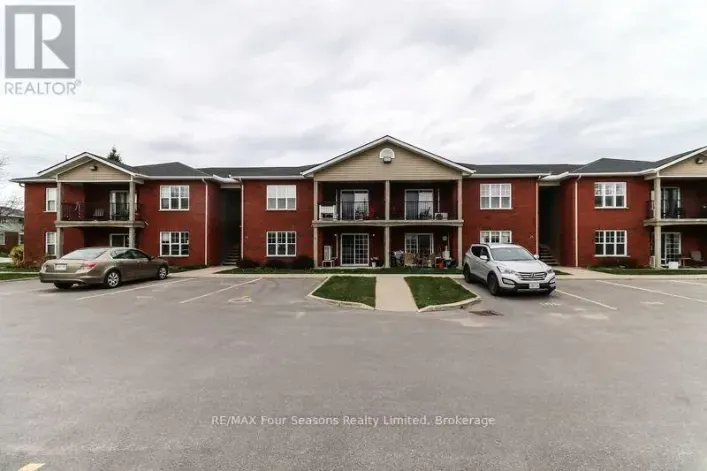 101 - 435 WALNUT STREET, Collingwood