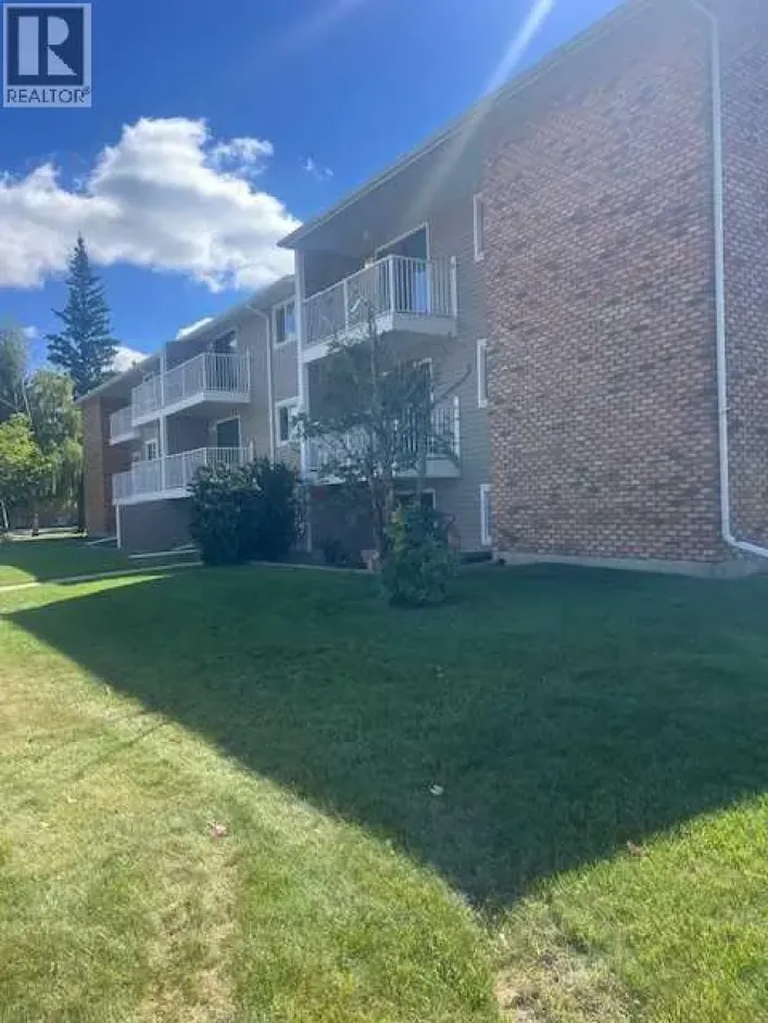 101, 49 Bennett Street, Red Deer