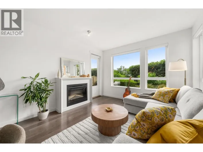 101 717 CHESTERFIELD AVENUE, North Vancouver