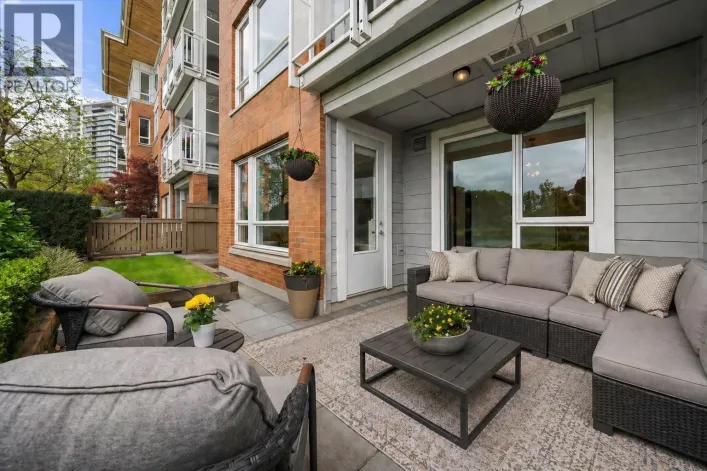 101 717 CHESTERFIELD AVENUE, North Vancouver
