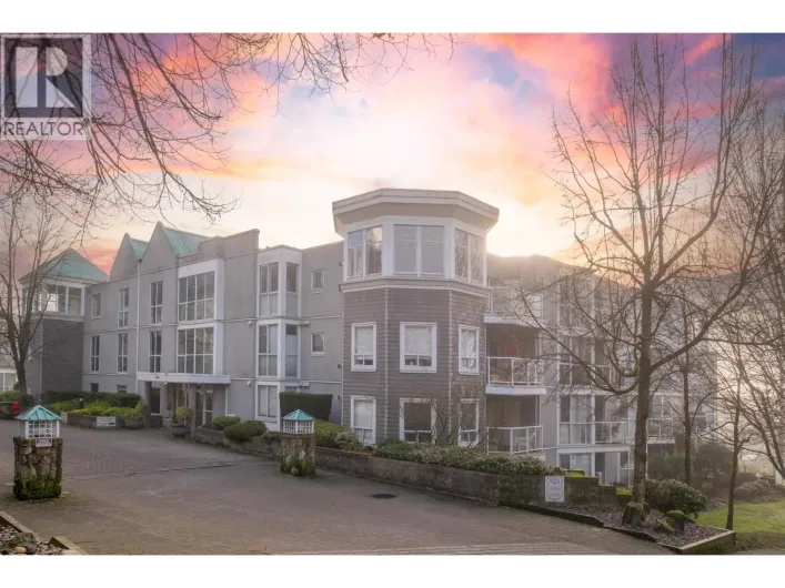 101 8460 JELLICOE STREET, Vancouver