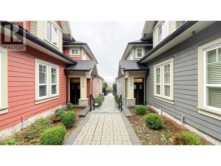 101 910 DELESTRE AVENUE, Coquitlam