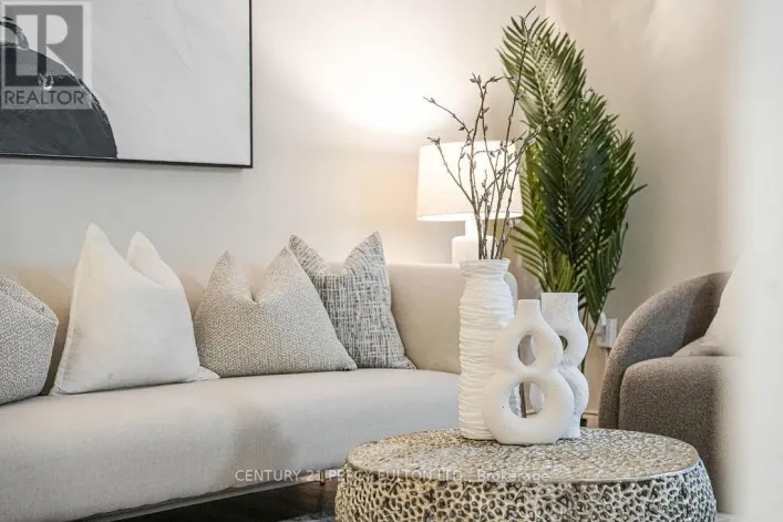 101 - 921 MIDLAND AVENUE, Toronto